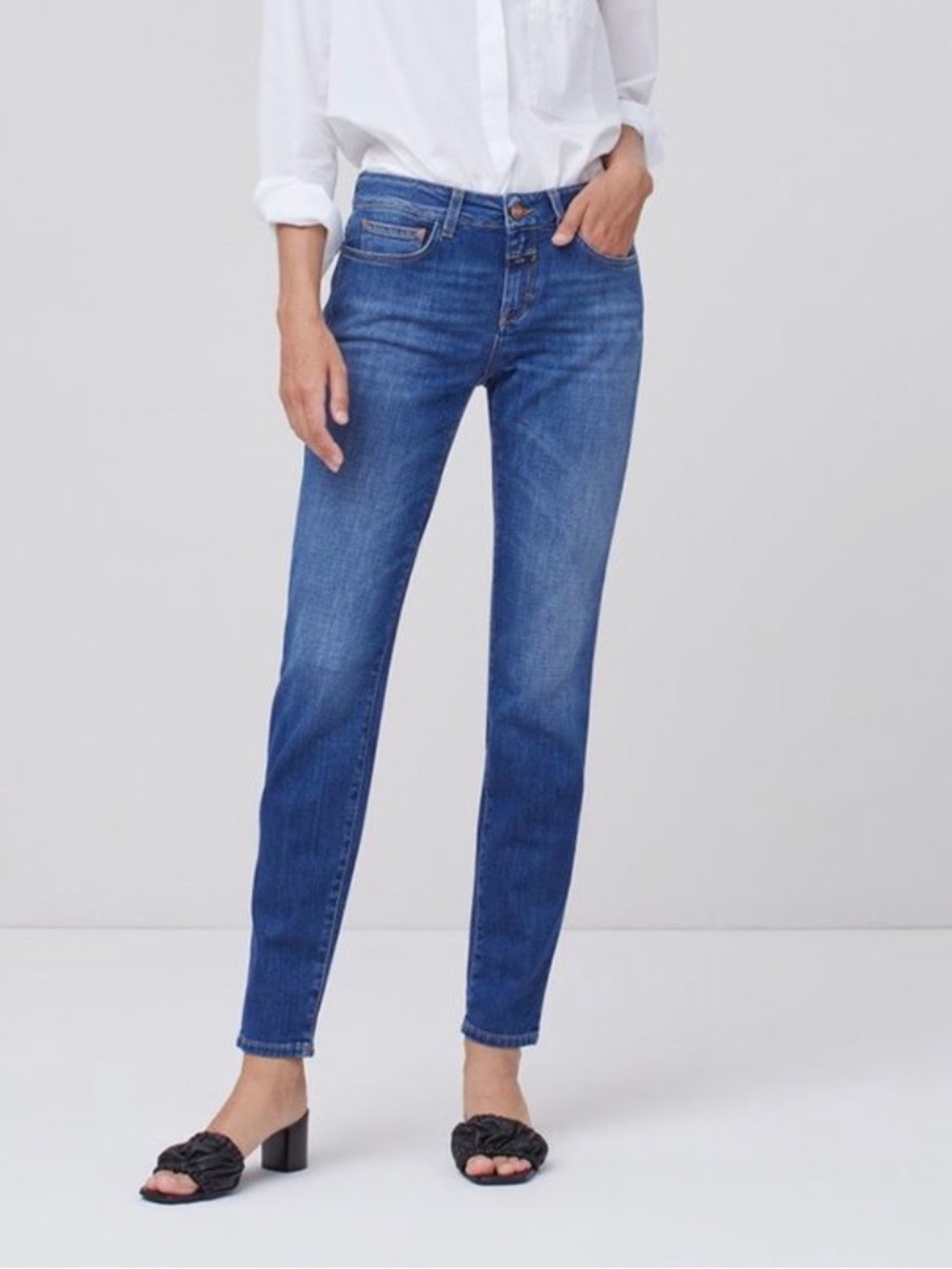 Classic High-Rise Slim Jeans in Blue